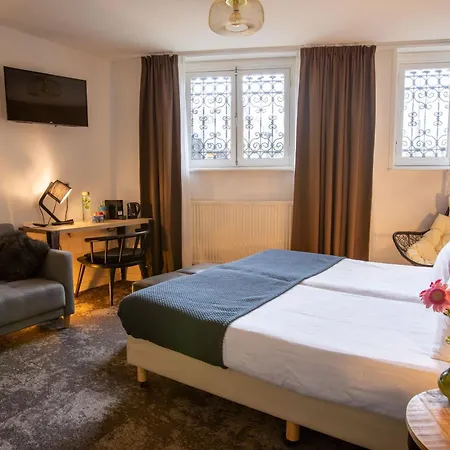 Boutique View Hotel 3*